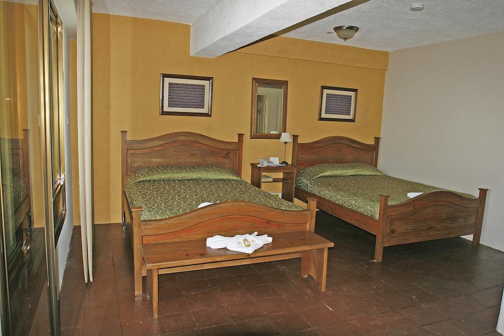 Hotel La Riviera De Atitlan Panajachel Room photo