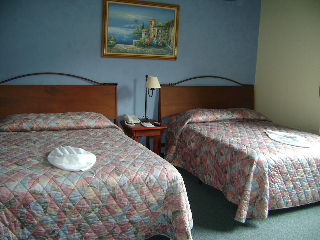 Hotel La Riviera De Atitlan Panajachel Room photo